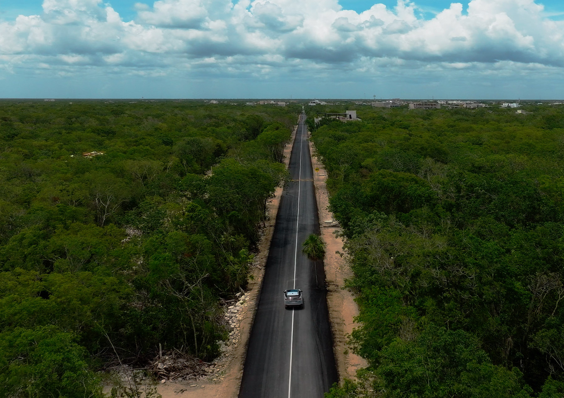 Vista aérea de la calle 5 de Deep Veleta entre la selva